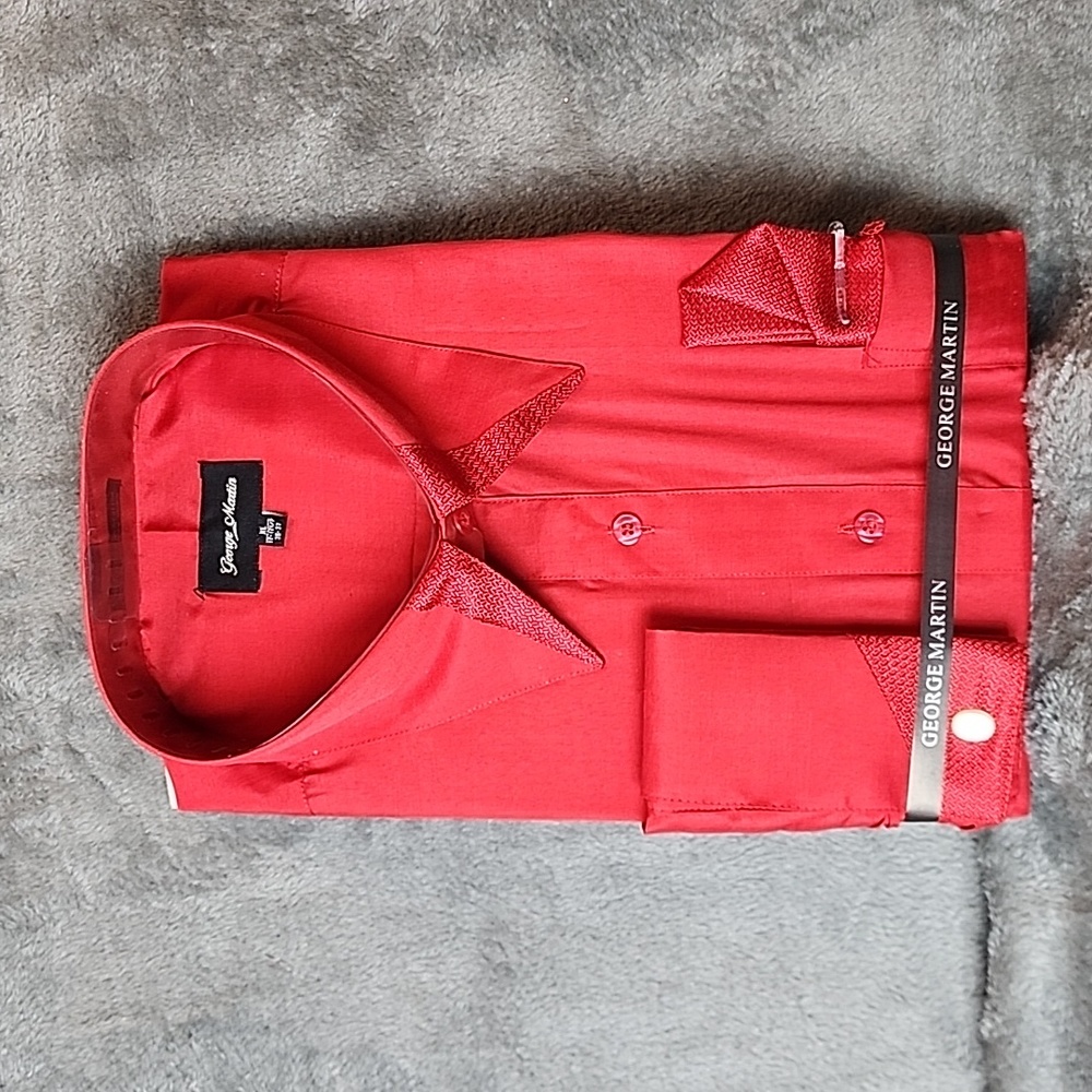 New in box Dress Shirt. George Martin with a Handkerchif and cufflinks